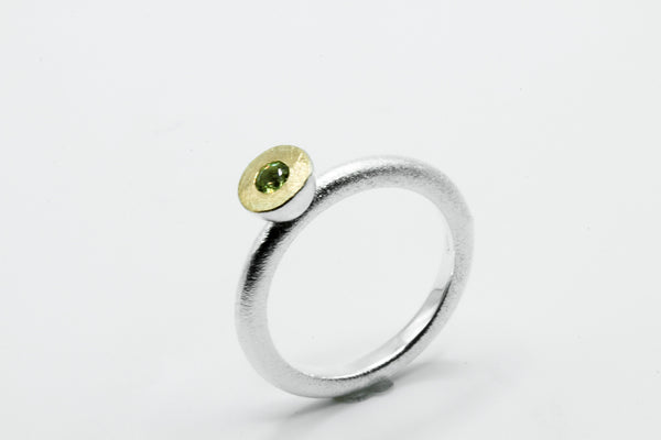 Ring: 925/... Silber, 900/... Gold, Peridot