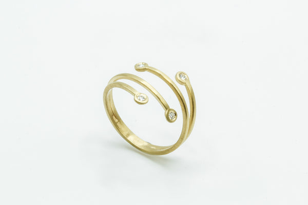 Ring: Gelbgold 585/... 4 Brillanten