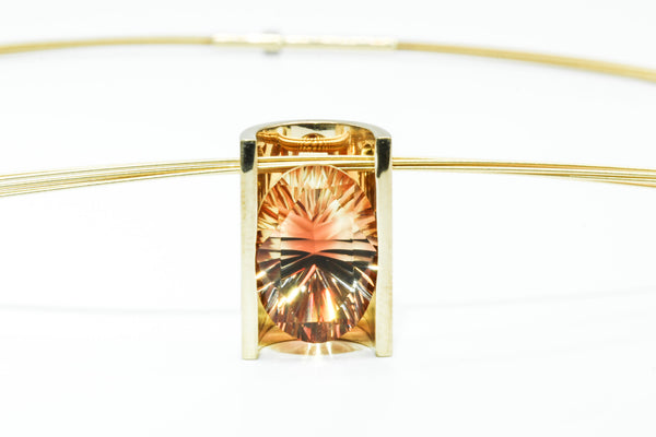 Anhänger aus 750 Gold mit einem zweifarbigen Oregon Sunstone 7,57 carat