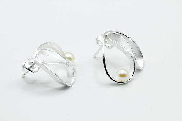 Ohrstecker aus 925 Silber mit Süßwasserperle