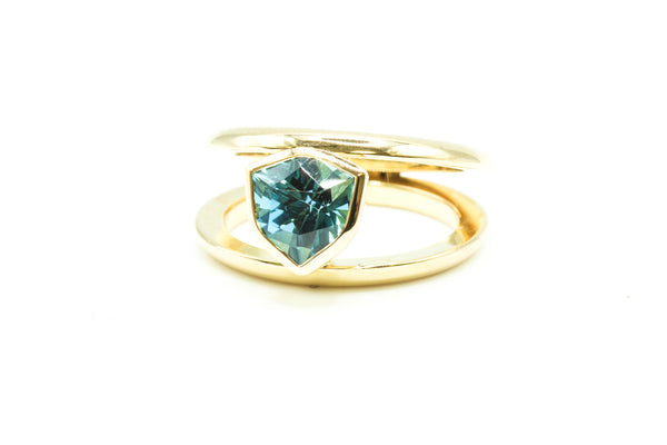 Ring aus 750 Gold mit Topas London Blue