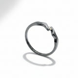 Ring aus Tantal mit Brillant